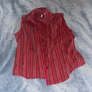 It’s a St.john’s bay sleeveless blouse